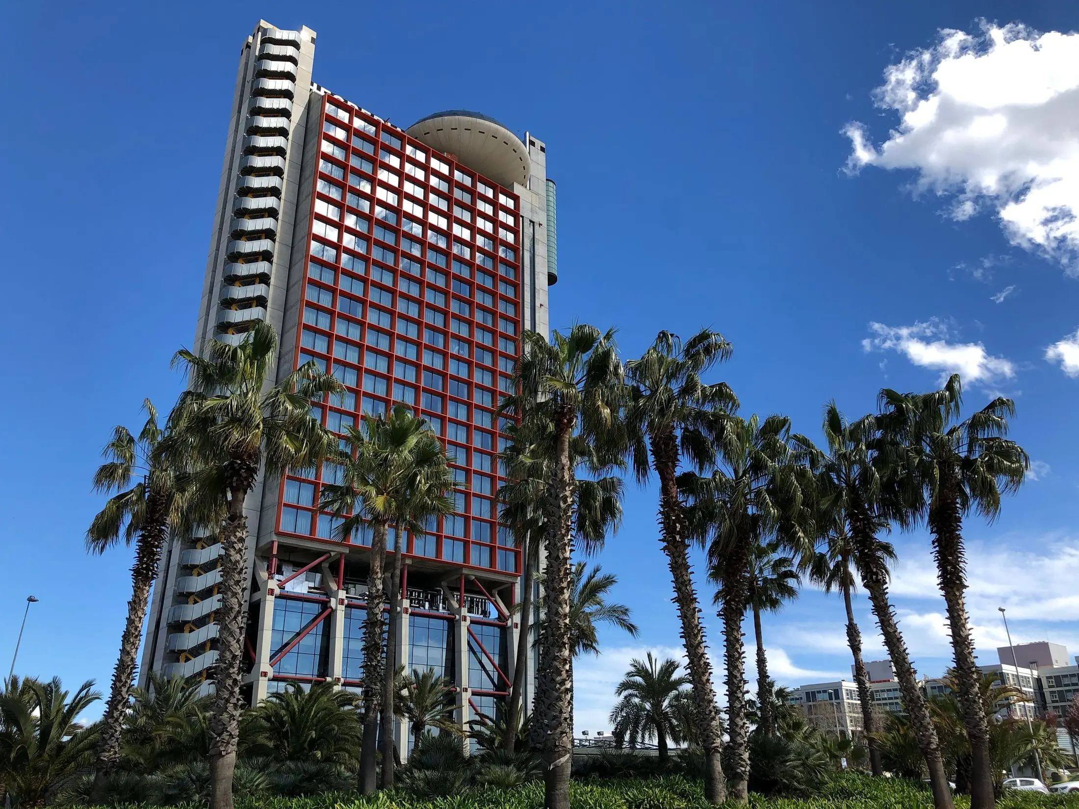 Torre Hyatt Regency y perfil urbano de L'Hospitalet de Llobregat